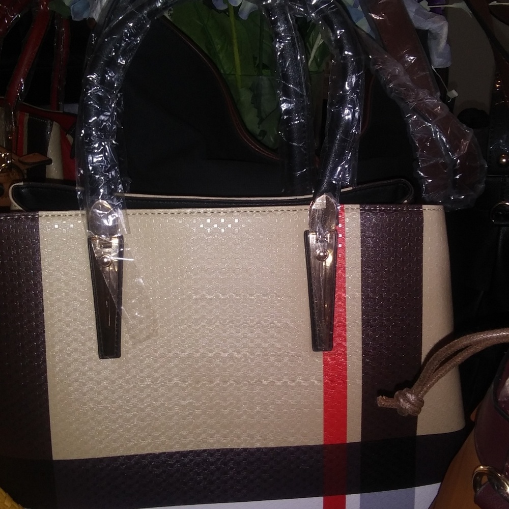 PURSES - Picture 8 of 8